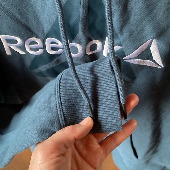 NWT Reebok Men’s Sweater Size Medium - Picture 3 of 4